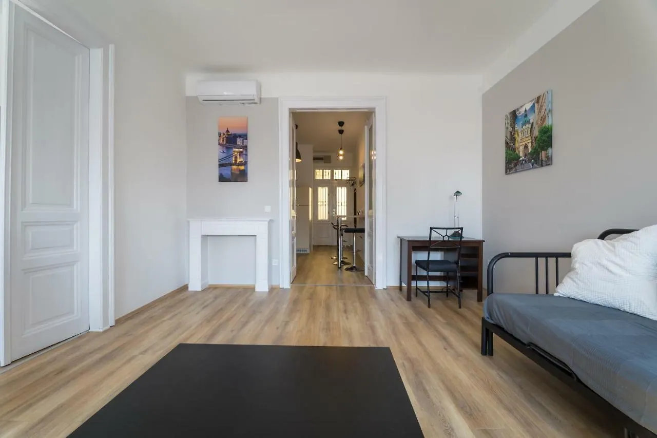 Eastern Apartment Budapest